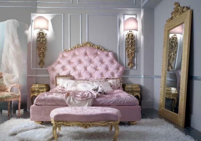 decorating bedroom with mirrored furniture