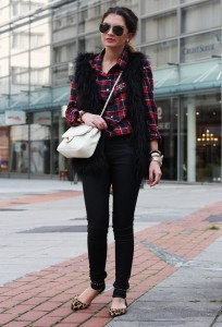 Plaid Remains The New Black:Trendy For This Fall