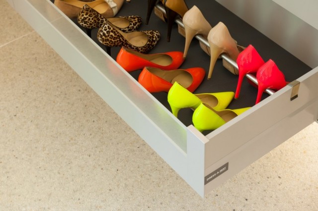 Chest-of-drawer-last-rack-for-stylish-assorted-colours-high-heels-storage-970x646