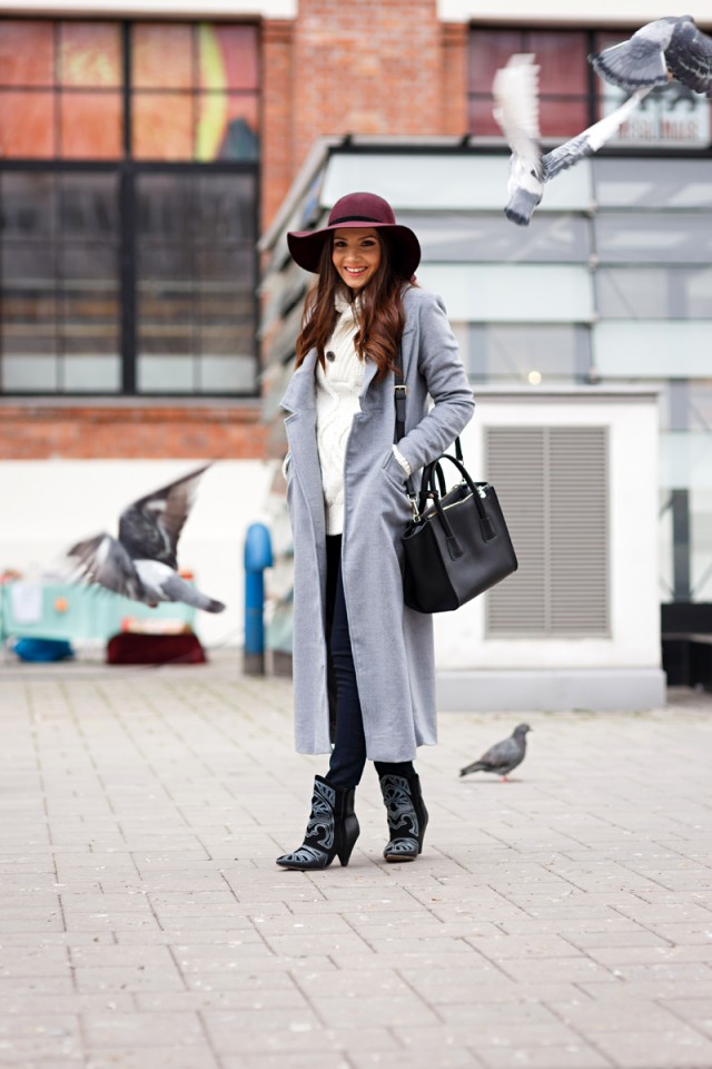 17 Outstanding Ideas of How to Wear Long Coats This Winter