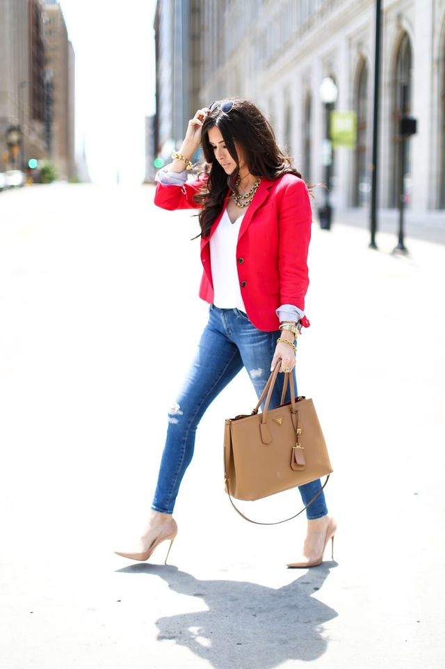 11 Fabulous Outfits with Red Blazers to Copy This Season