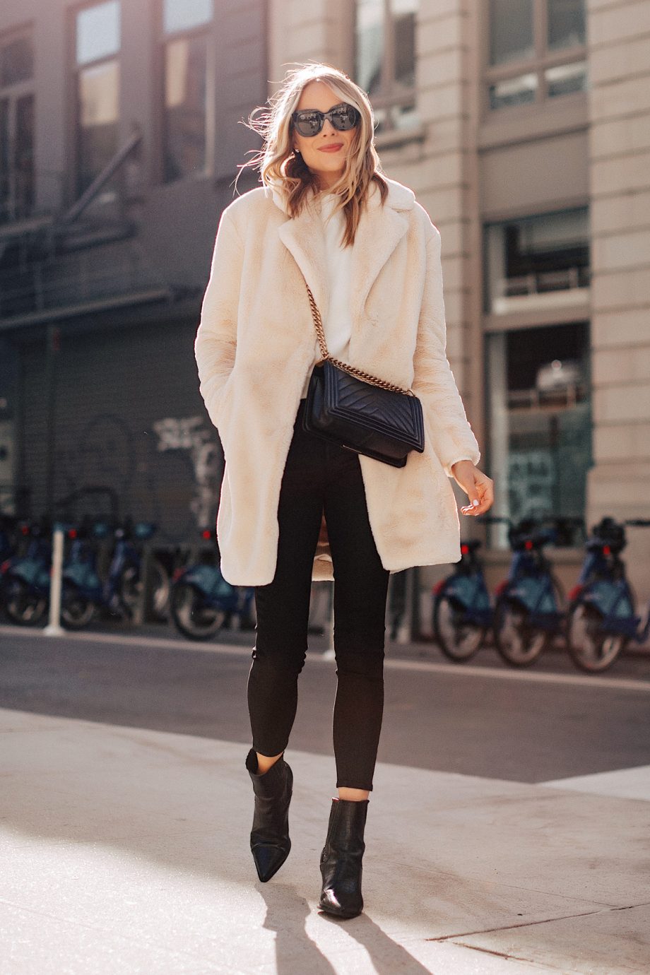 New York Outfits That Feature The Effortless Street Style